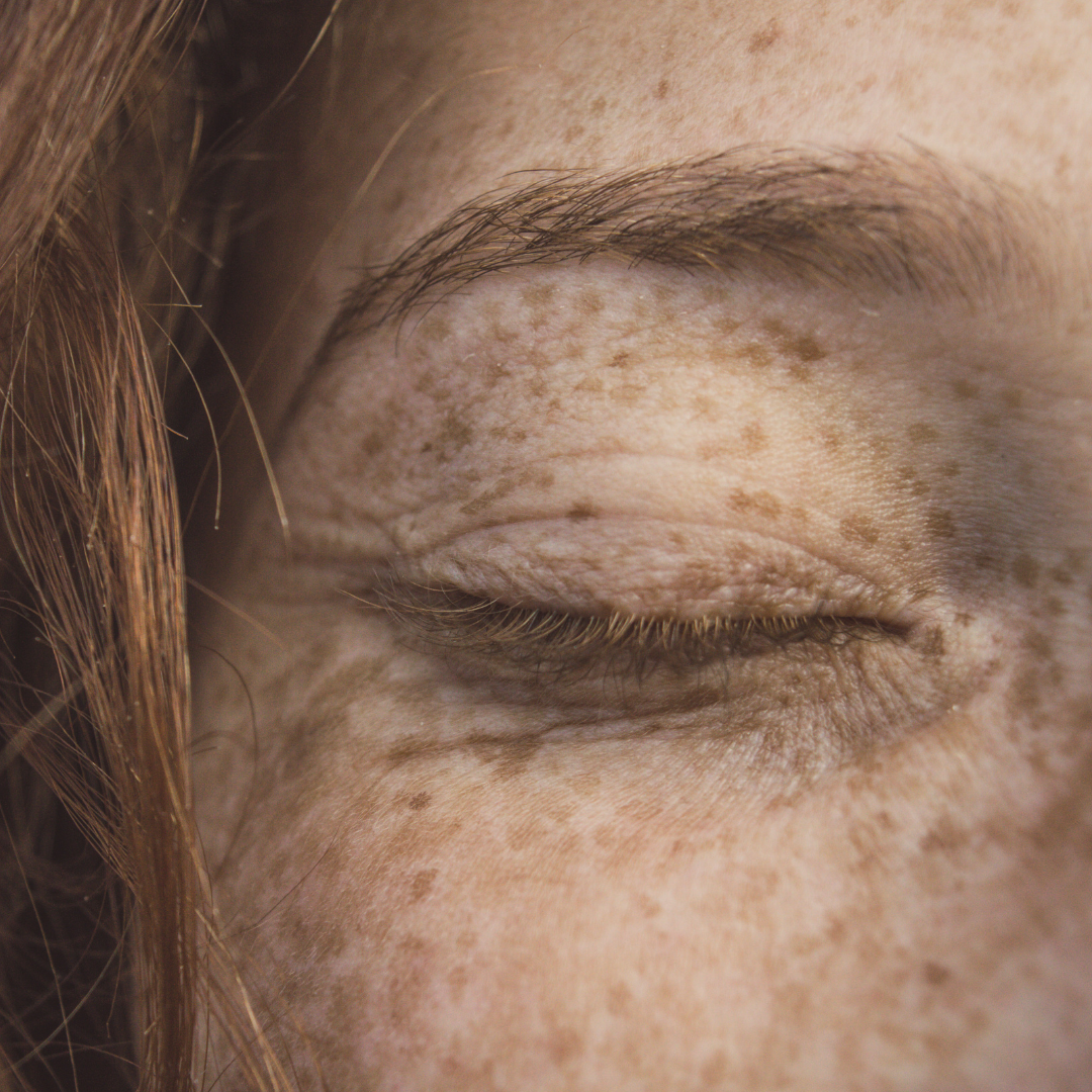 How Essential Oils Can Help You Cope With SAD (Seasonal Affective Disorder)